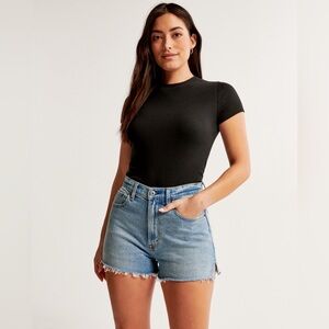 Abercrombie Curve Love High Rise Mom Short